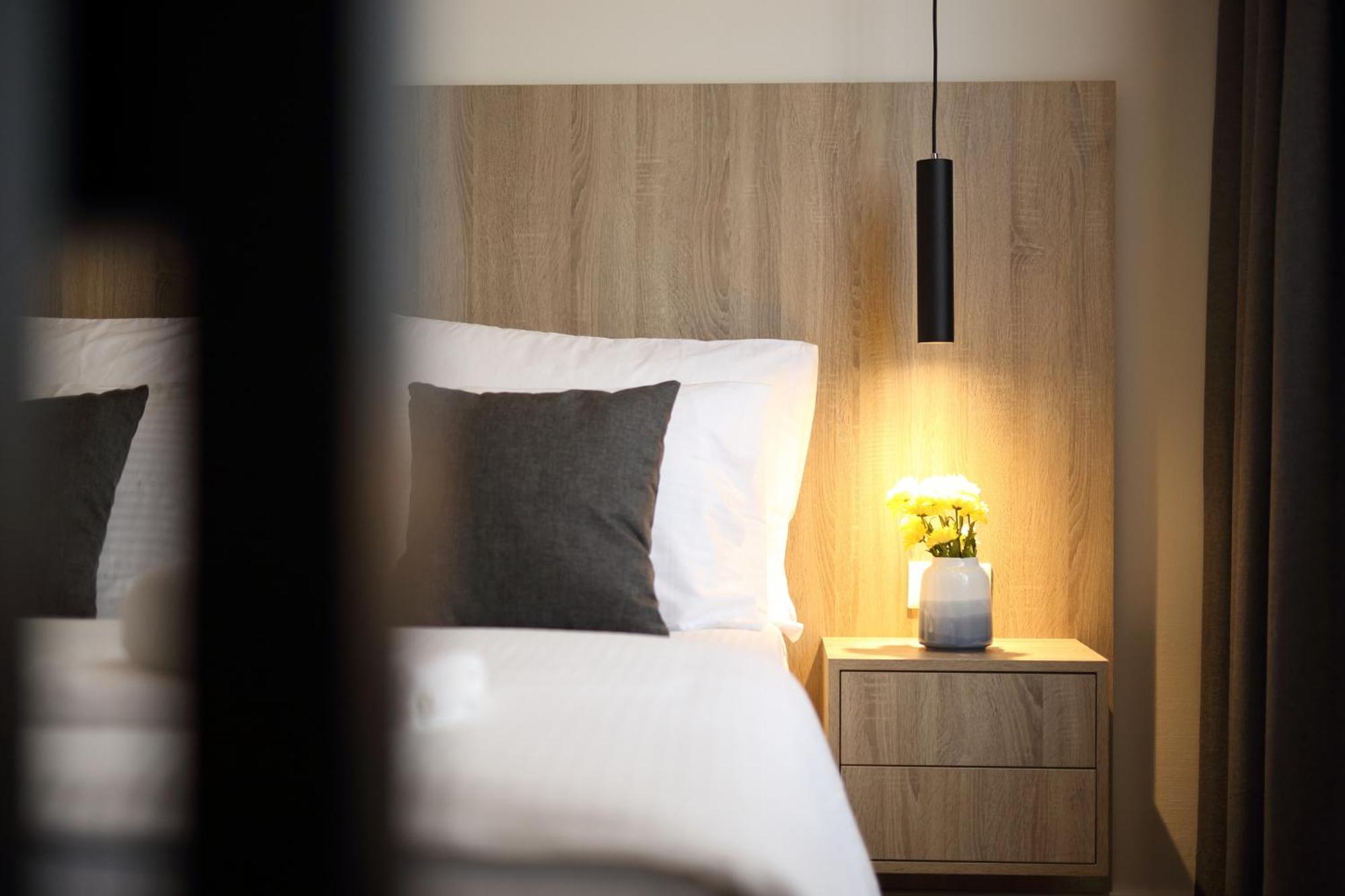 Hestia - Romvis 9 Aparthotel เอเธนส์ ภายนอก รูปภาพ