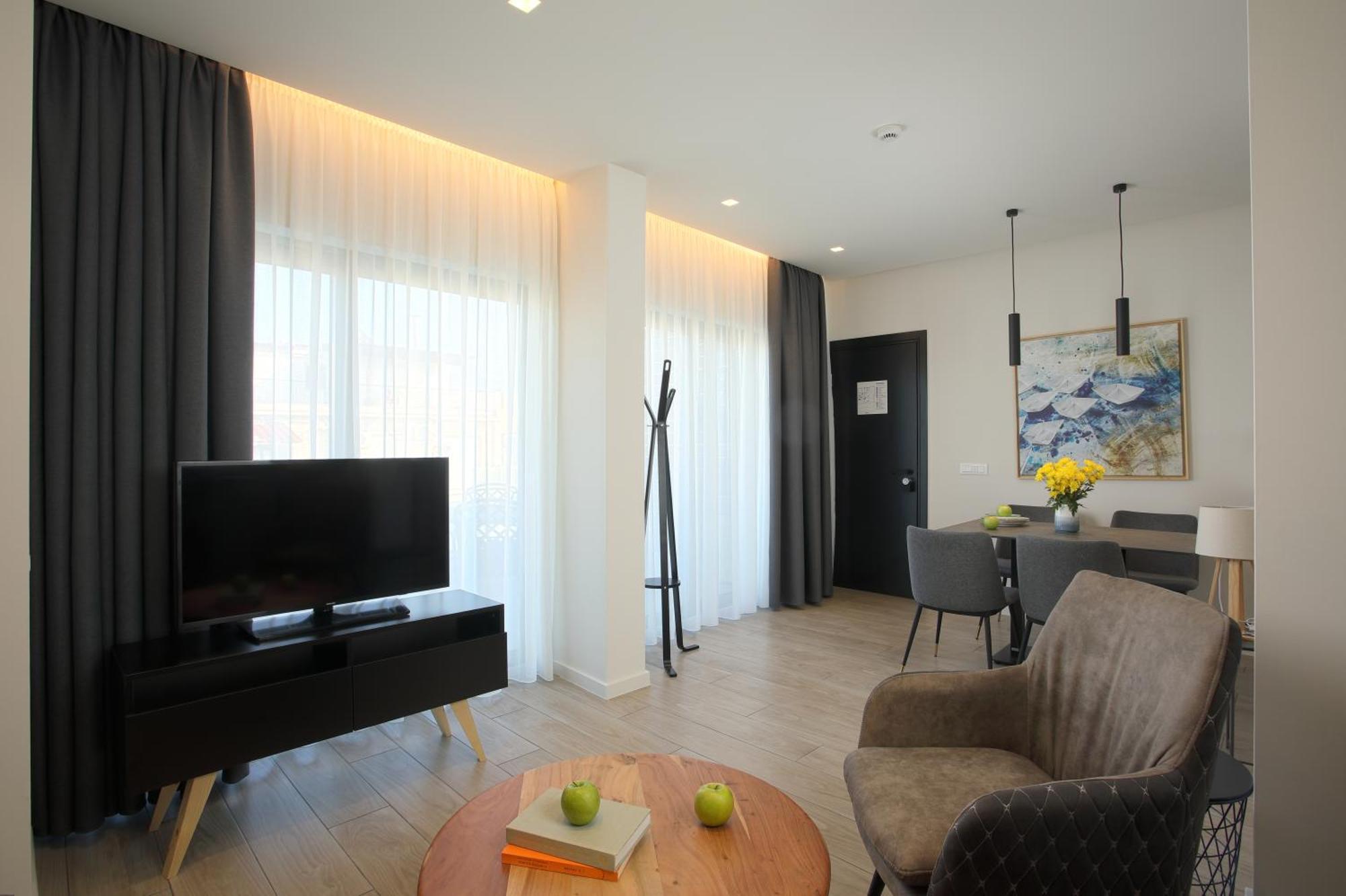 Hestia - Romvis 9 Aparthotel เอเธนส์ ภายนอก รูปภาพ