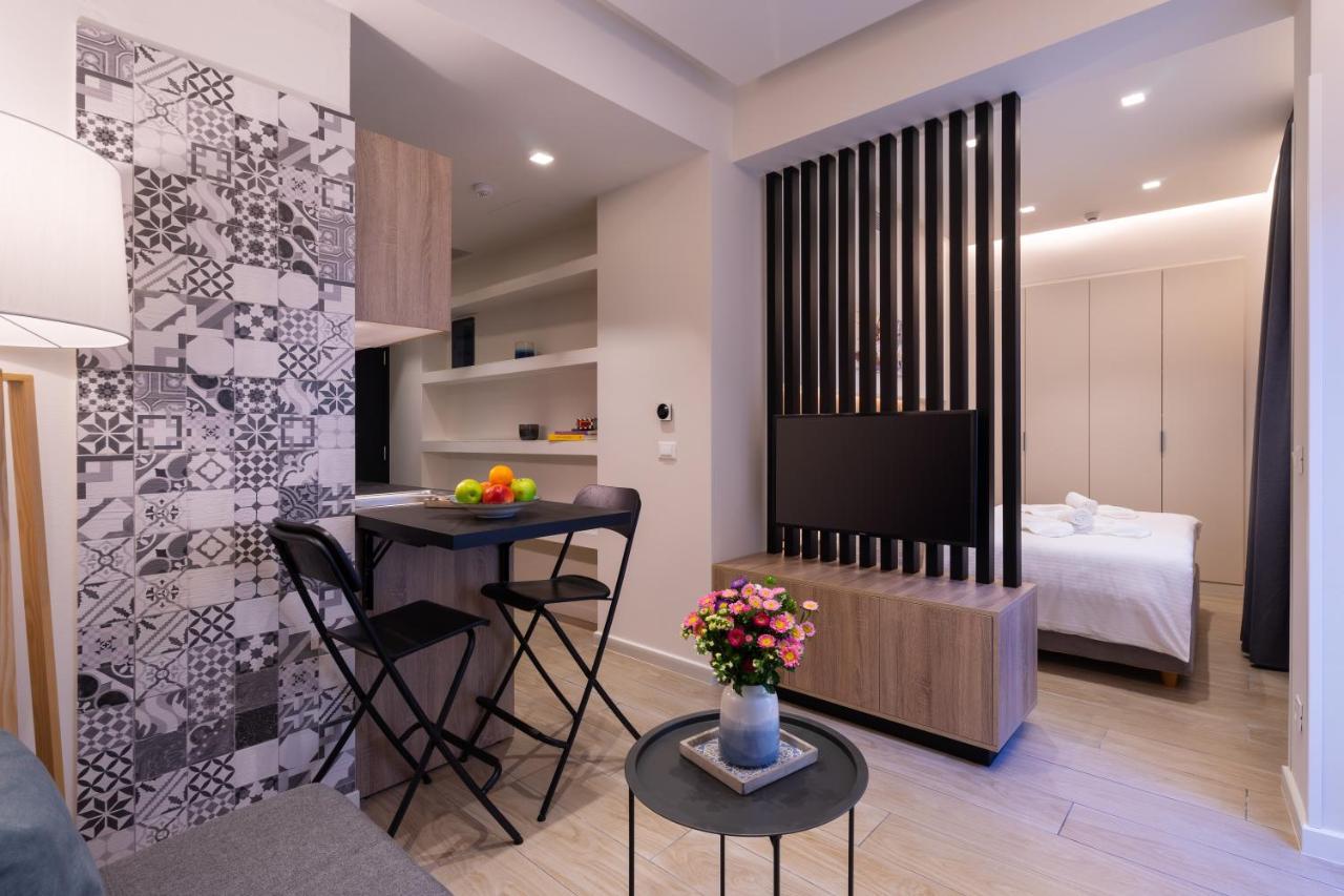 Hestia - Romvis 9 Aparthotel เอเธนส์ ภายนอก รูปภาพ